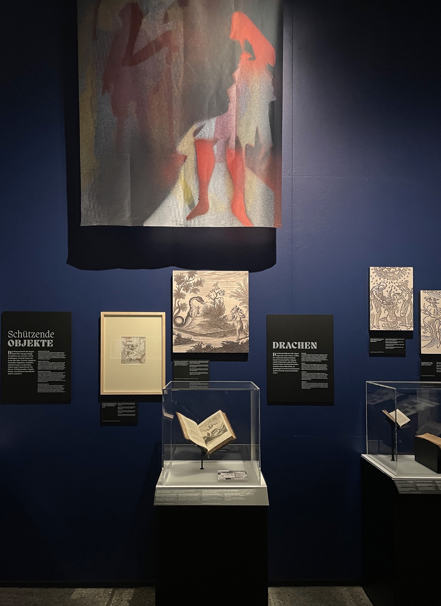 Ausstellung Sagenhafter Alpenraum. Sagen aus den Alpen. Schweizerisches Nationalmuseum Zürich. Szenografie und Gestaltungskonzept von Martina Nievergelt