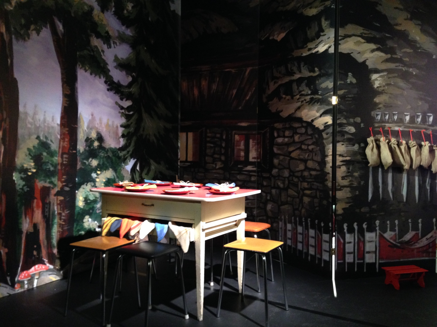 Kinderraum: Ausstellung: Märchen, Magie und Trudi Gerster. Schweizerisches Nationalmuseum Zürich. Szenografie: Martina Nievergelt