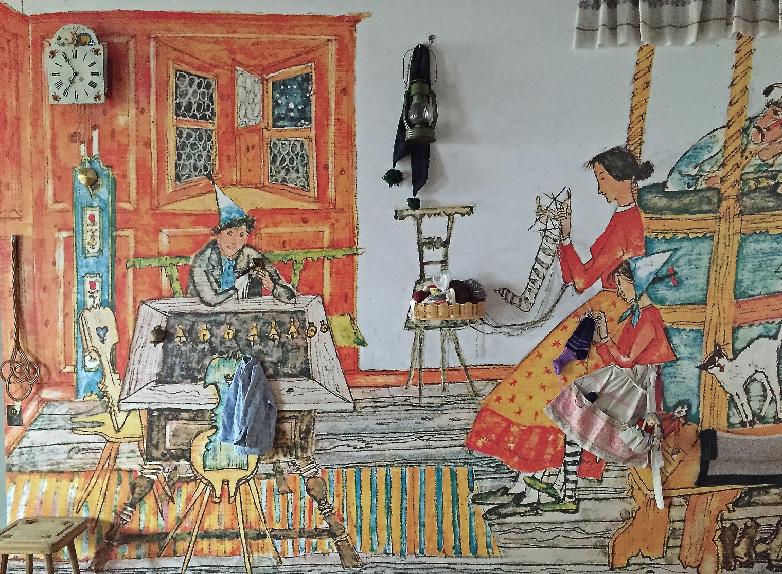 Kinderraum. Ausstattung. Wandtapete bestückt mit Objekten. Ausstellung. Alois Carigiet. Schweizerisches Nationalmuseum Zürich. Szenografie und Gestaltungskonzept von Martina Nievergelt