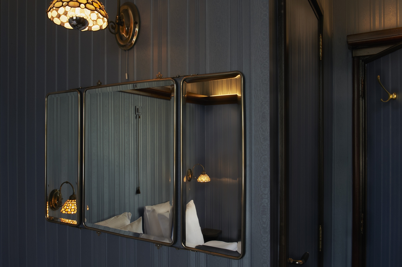 Hotel Le Berger. Inneneinrichtung vom legendärem Hotel „de Rendez-Vous“ im Art Deco Stil. 50 individuell gestaltete Hotelzimmer Interior-Design und Gestaltungskonzept von Martina Nievergelt.