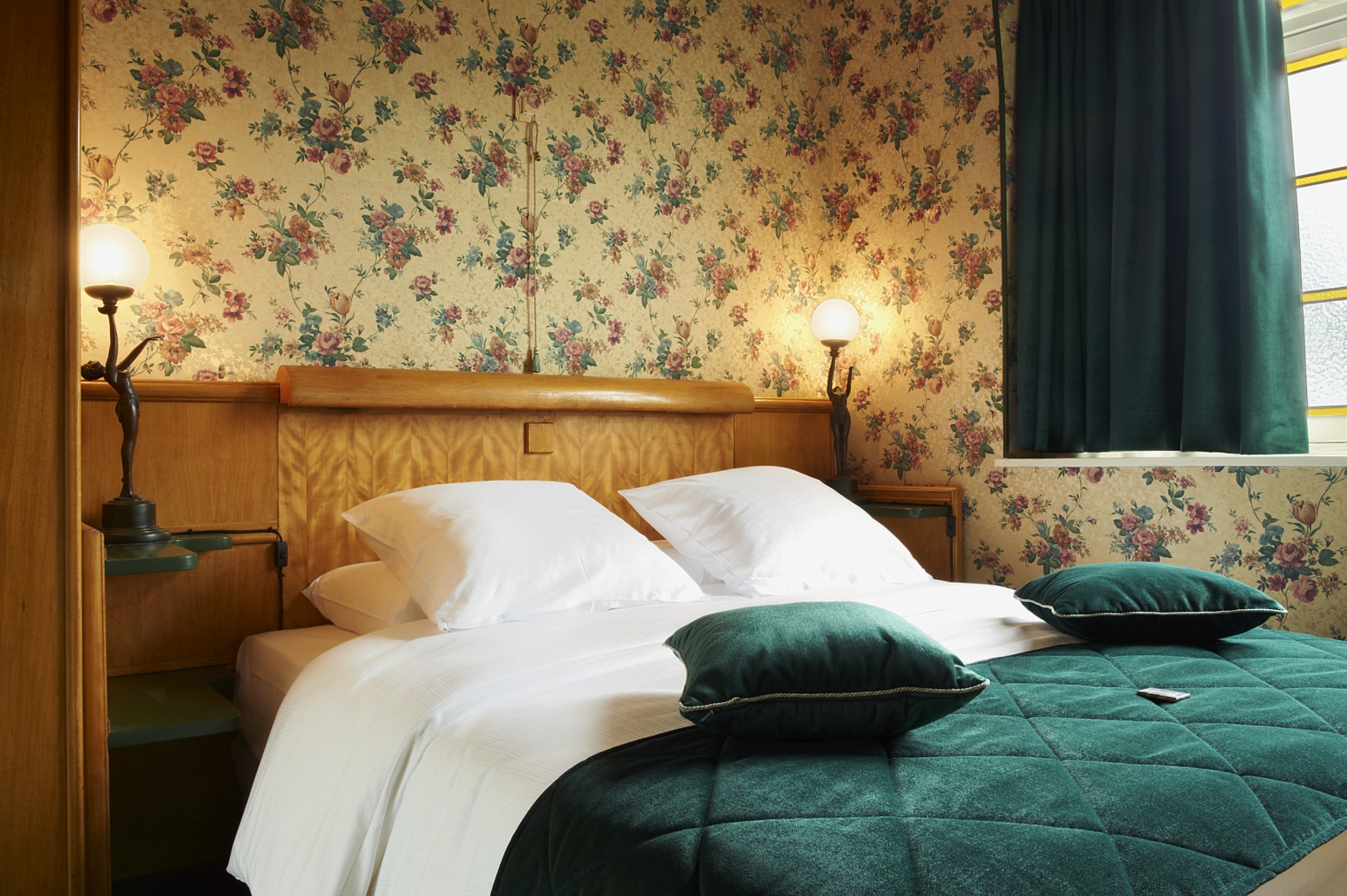 Hotel Le Berger. Inneneinrichtung vom legendärem Hotel „de Rendez-Vous“ im Art Deco Stil. 50 individuell gestaltete Hotelzimmer Interior-Design und Gestaltungskonzept von Martina Nievergelt. Room Manon