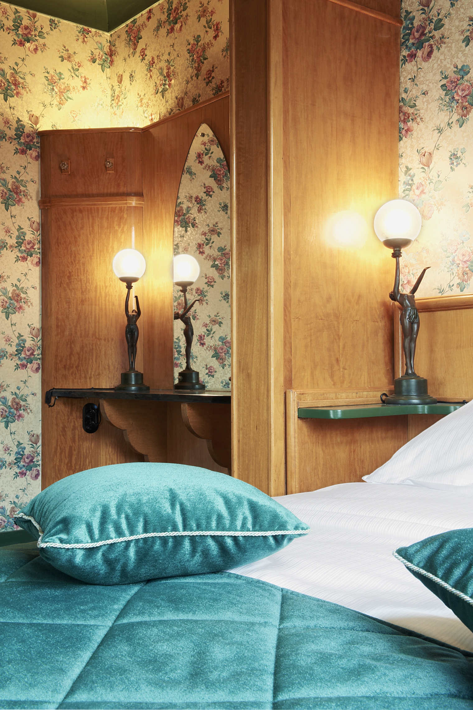 Hotel Le Berger. Inneneinrichtung vom legendärem Hotel „de Rendez-Vous“ im Art Deco Stil. 50 individuell gestaltete Hotelzimmer Interior-Design und Gestaltungskonzept von Martina Nievergelt. Room Manon