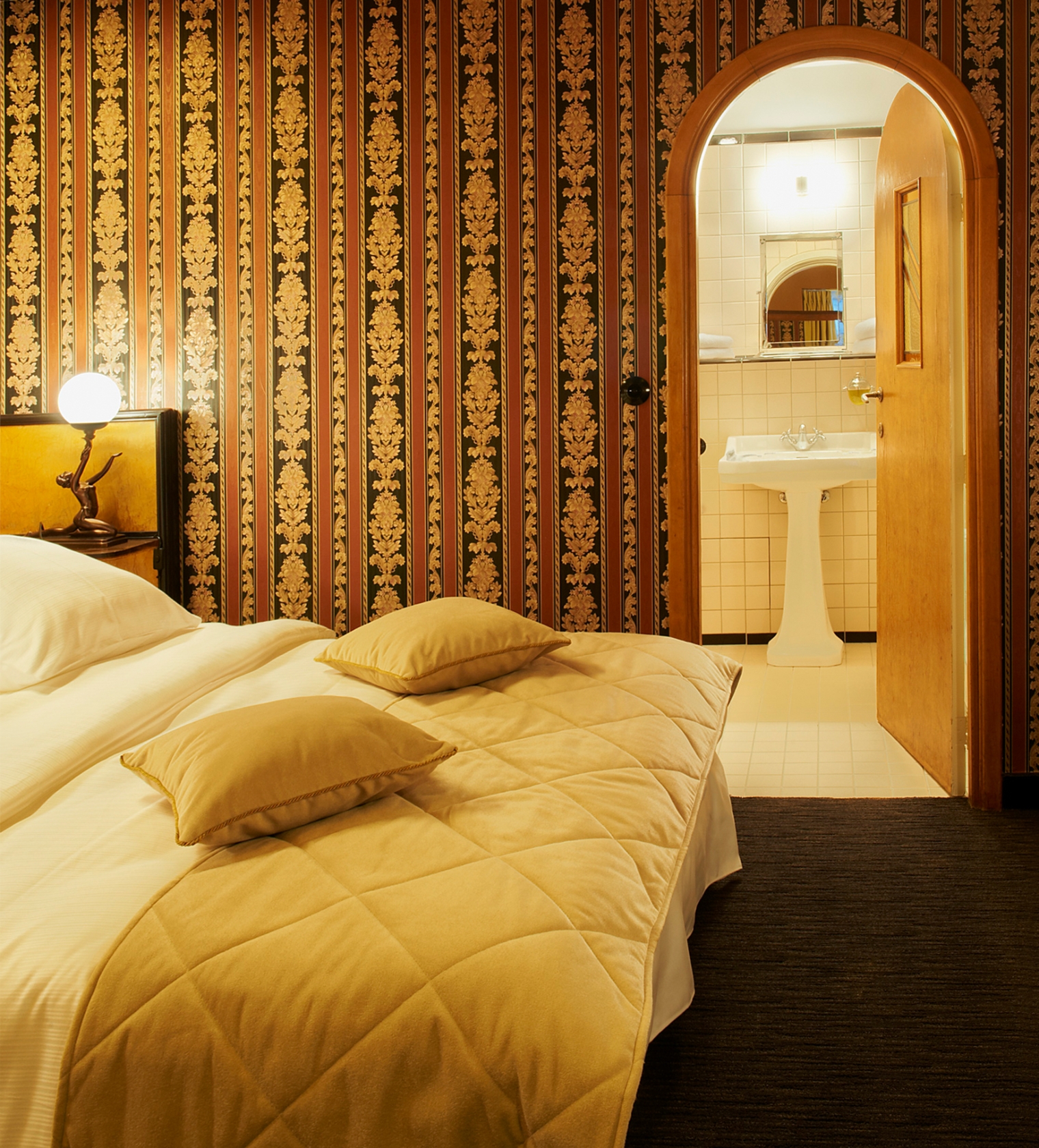 Hotel Le Berger. Inneneinrichtung vom legendärem Hotel „de Rendez-Vous“ im Art Deco Stil. 50 individuell gestaltete Hotelzimmer Interior-Design und Gestaltungskonzept von Martina Nievergelt.Room Antoinette